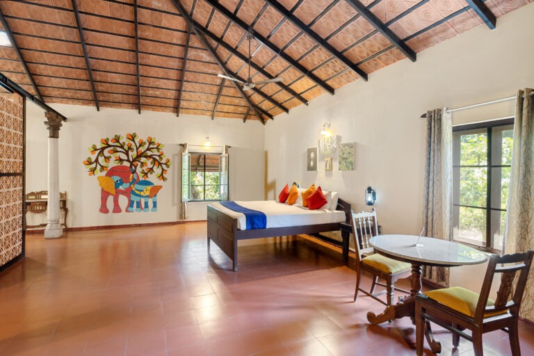 Grand Cottage Bedroom